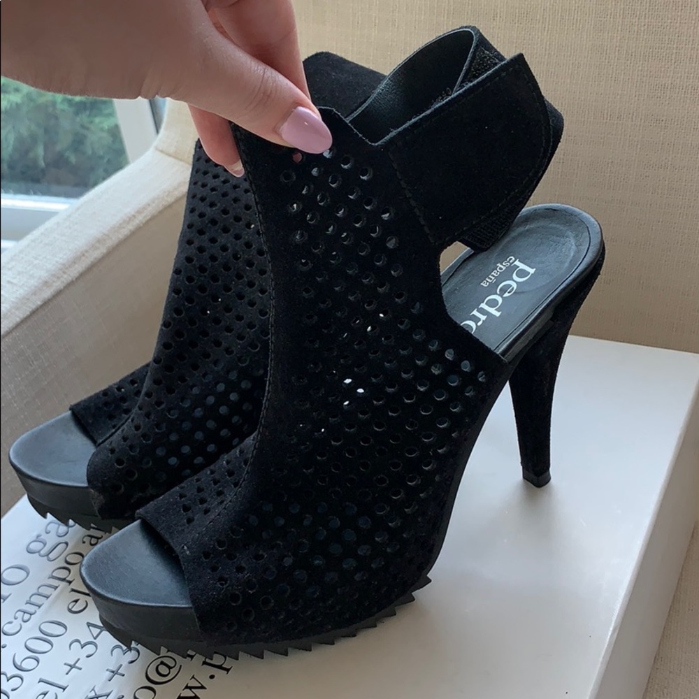 PEDRO GARCIA “PERSIS”BLACK PERFORATED HEEL 40